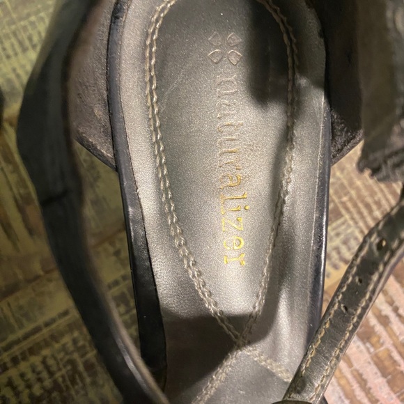 Naturalizer dark navy peep toe shoes/sandals. Size 8 - Picture 3 of 6